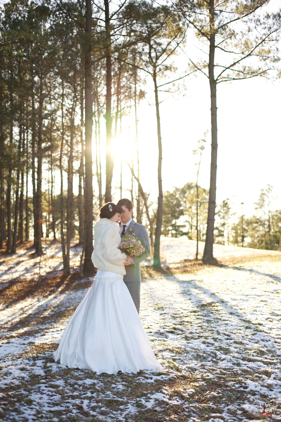 winter wedding photography, outdoor couple's portraits