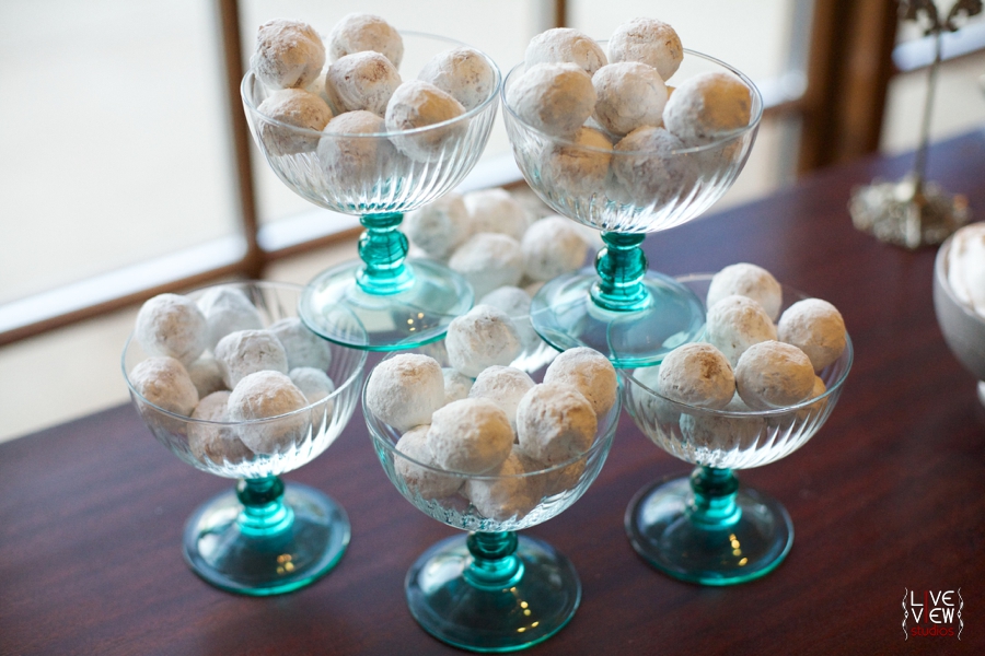 little pastries covered in powdered sugar, winter wedding reception ideas