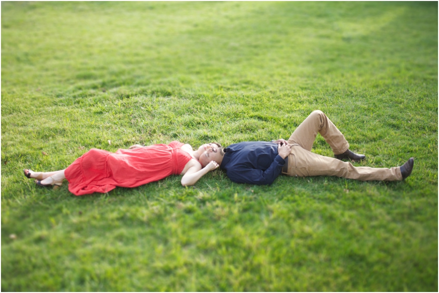 unique engagement portraits, cute poses for couples