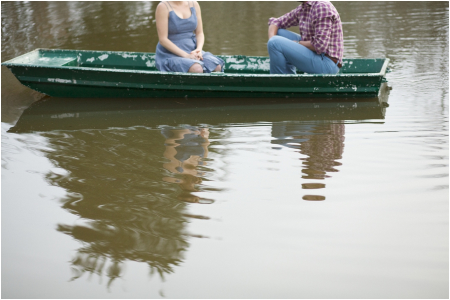 unique engagement portraits, cute poses for couples 