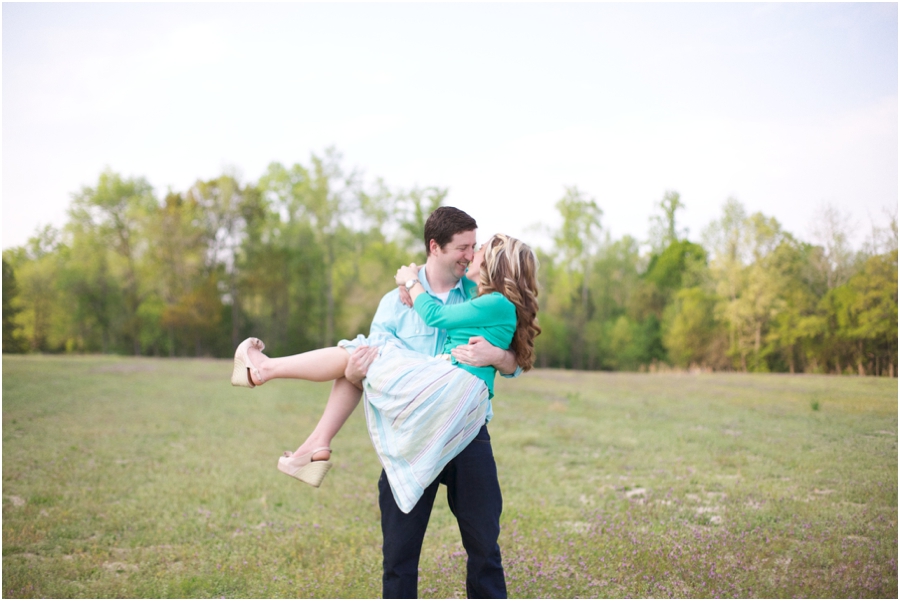 romantic engagement portrait poses