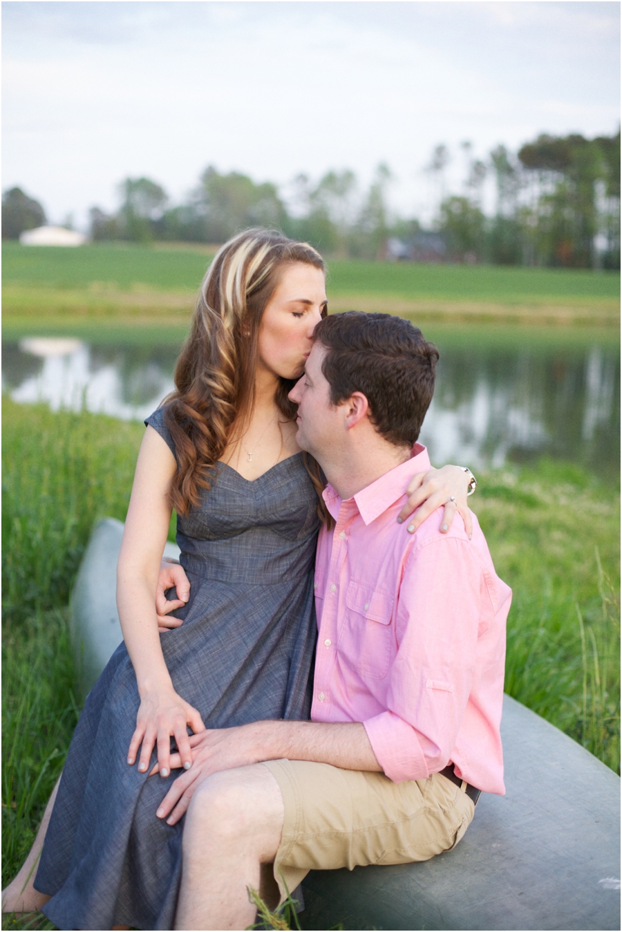 intimate lakeside engagement photography