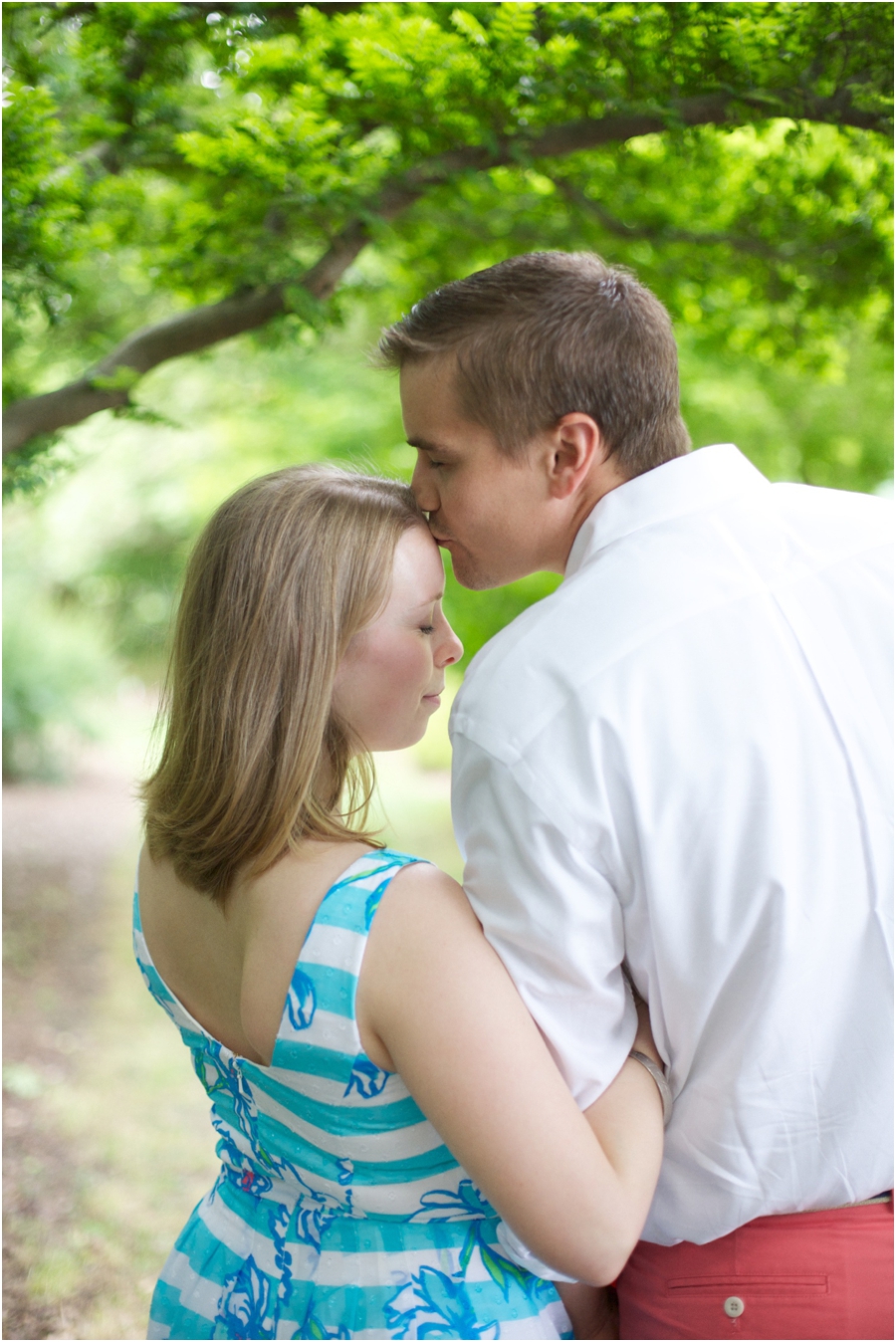 romantic engagement photography, jc raulston arboretum engagement photos