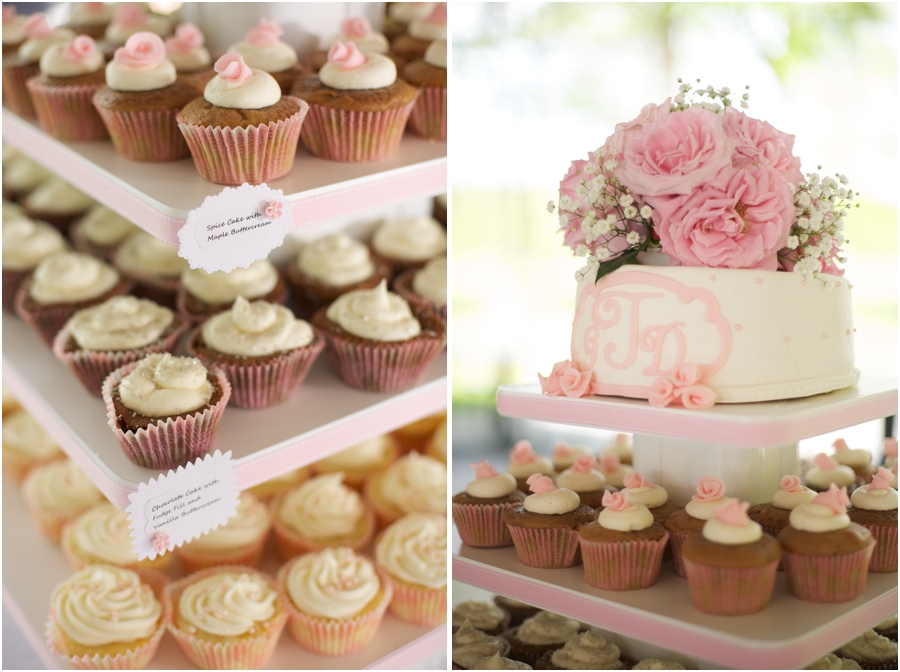 cupcakes and wedding cake, wedding color schemes, blush pink and cream wedding cake and cupcakes
