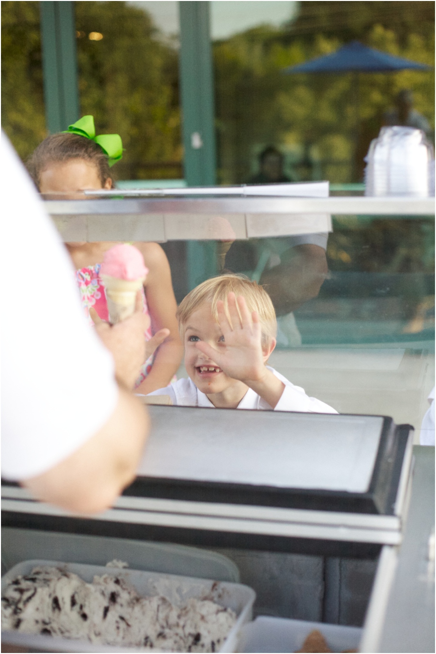 awesome wedding reception dessert ideas, Blue Ridge Ice Cream stand at wedding reception