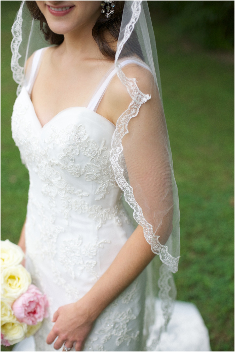bride with long veil, vintage wedding photographers