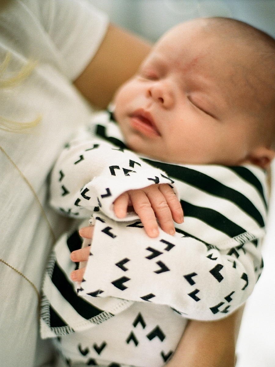 fine-art-film-newborn-photography_0004