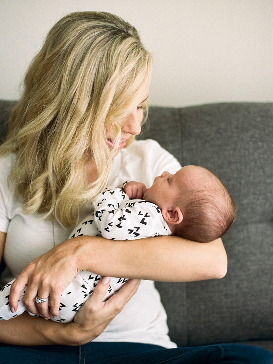 fine-art-film-newborn-photography_0011