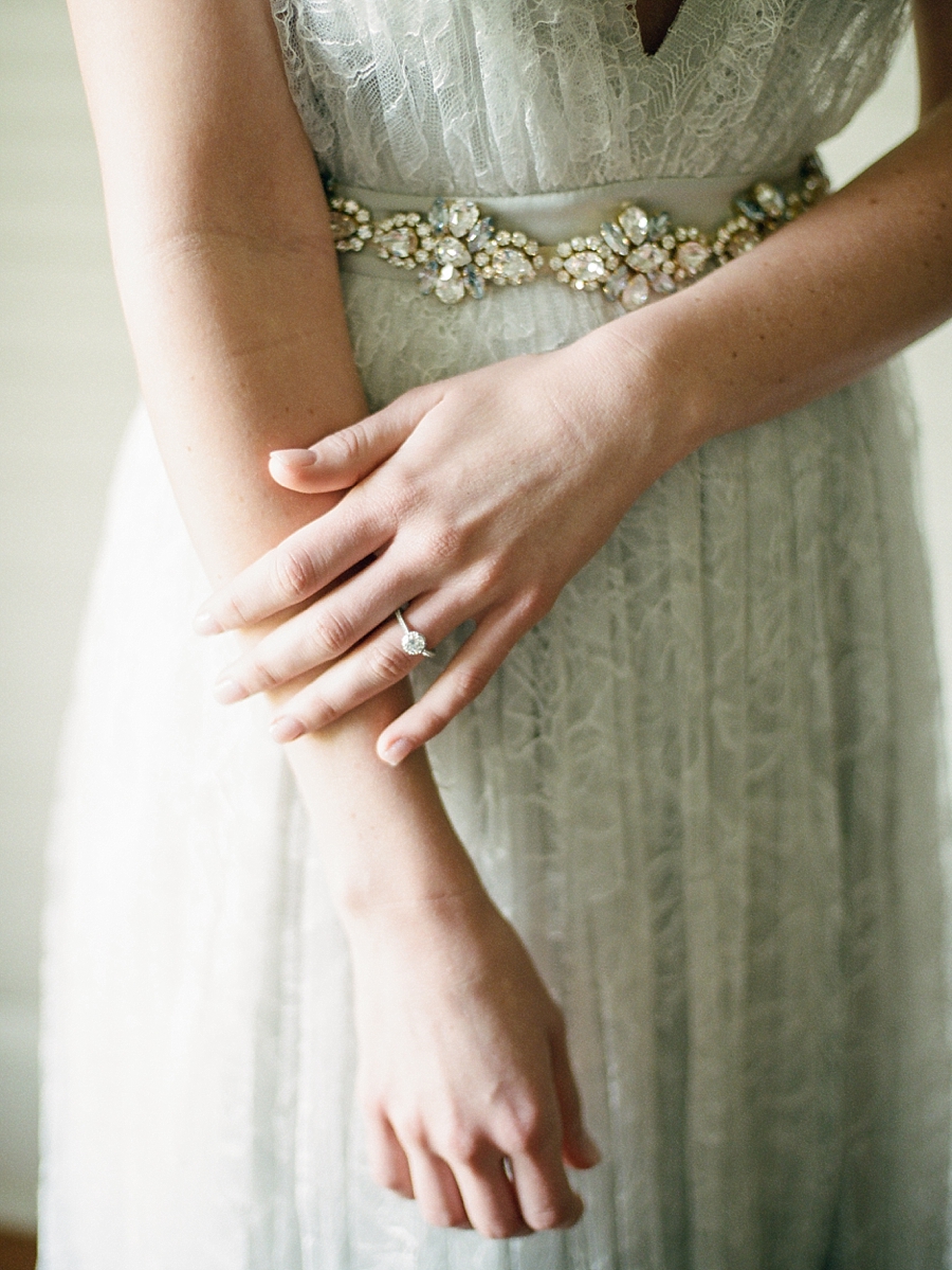 fine-art-farmhouse-wedding-inspiration-portraits_0018