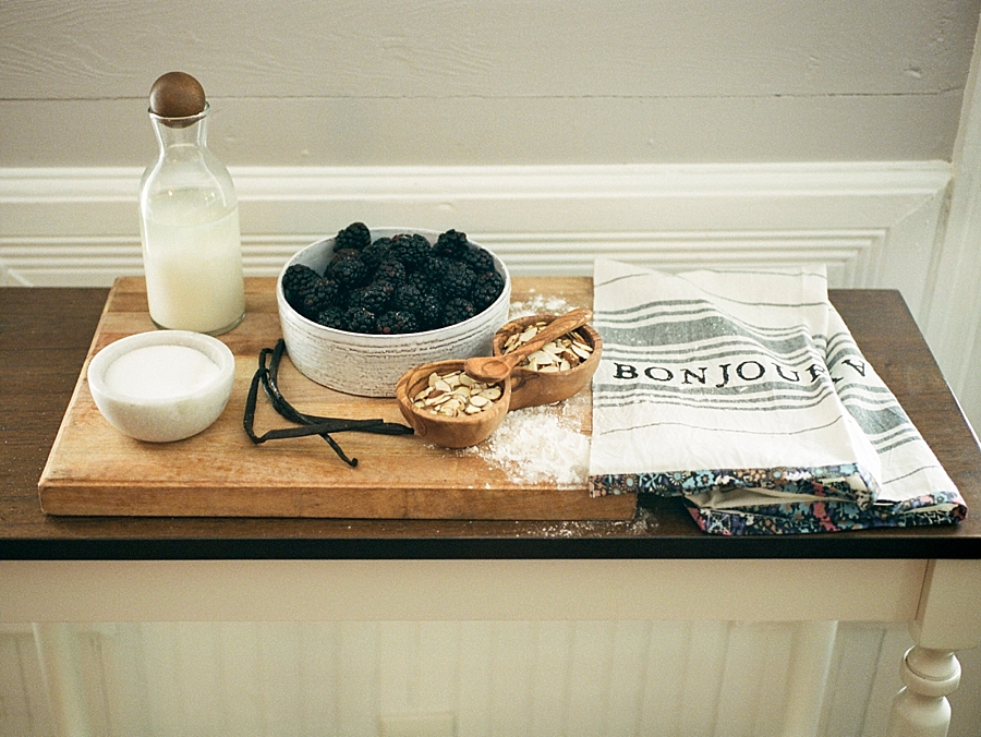 french-elopement-intimate-home-recption-dinner_0023