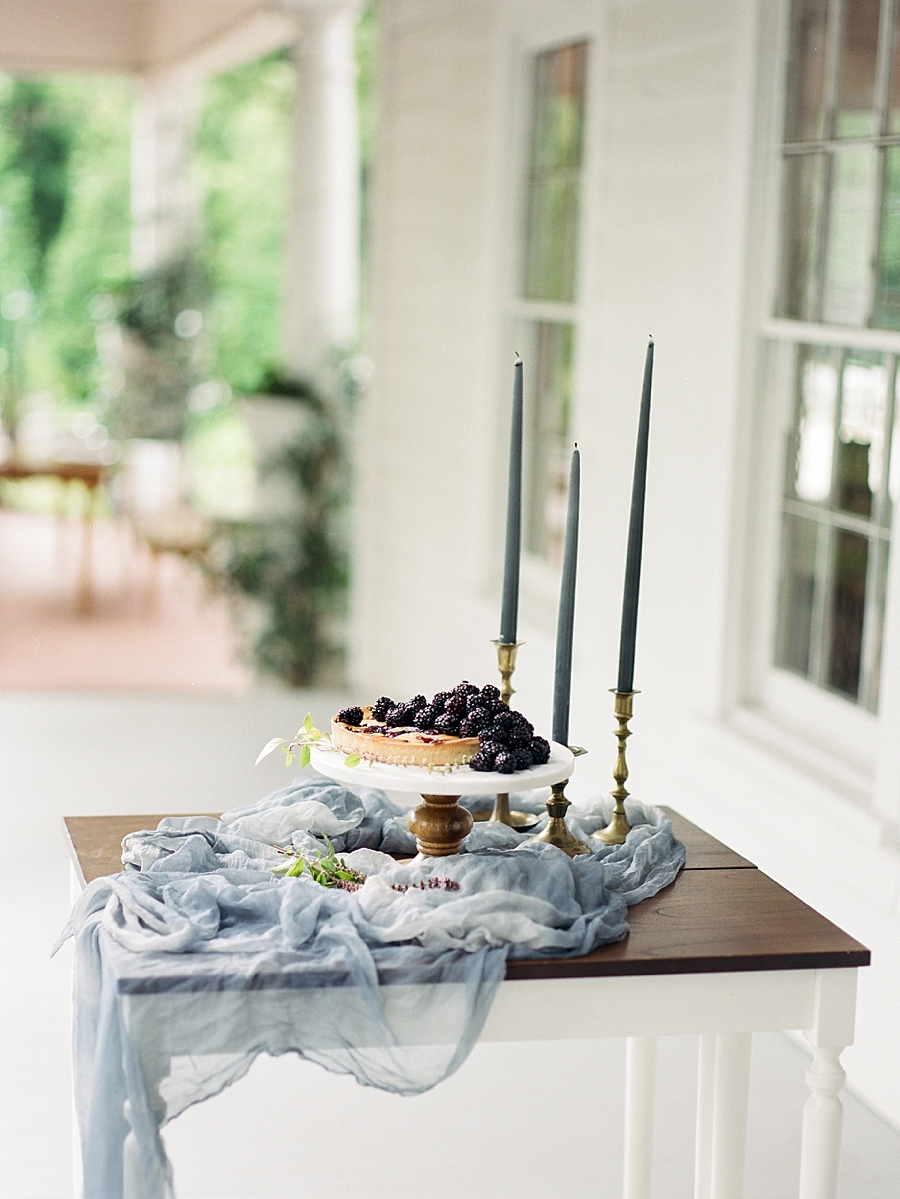 french-elopement-intimate-home-recption-dinner_0036